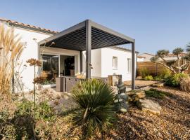 Hôtel Charmante Maison Moderne avec Jardin Privé à 9 km de la Plage, Wi-Fi et Équipements Confortables - FR-1-306-1277