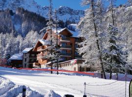 Hôtel Résidence L'Albane, 4 pers, skis aux pieds, piscine et parking
