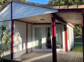 Hôtel Chalet à Saint-Pierre-d'Oléron avec Terrasse - API-1-52-1111