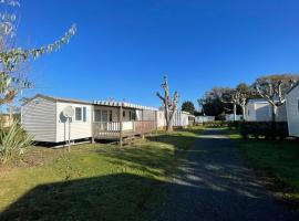 Hôtel Mobil home de 35m², 3 chambres, terrasse - API-1-52-1192