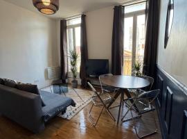 Hôtel Haussmannian apartment La Major