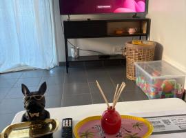 Hôtel Maison entière avec jardin , Proche Bordeaux, Rocade et Arkéa Arena