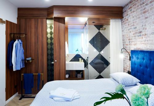 Hotel Five Rooms